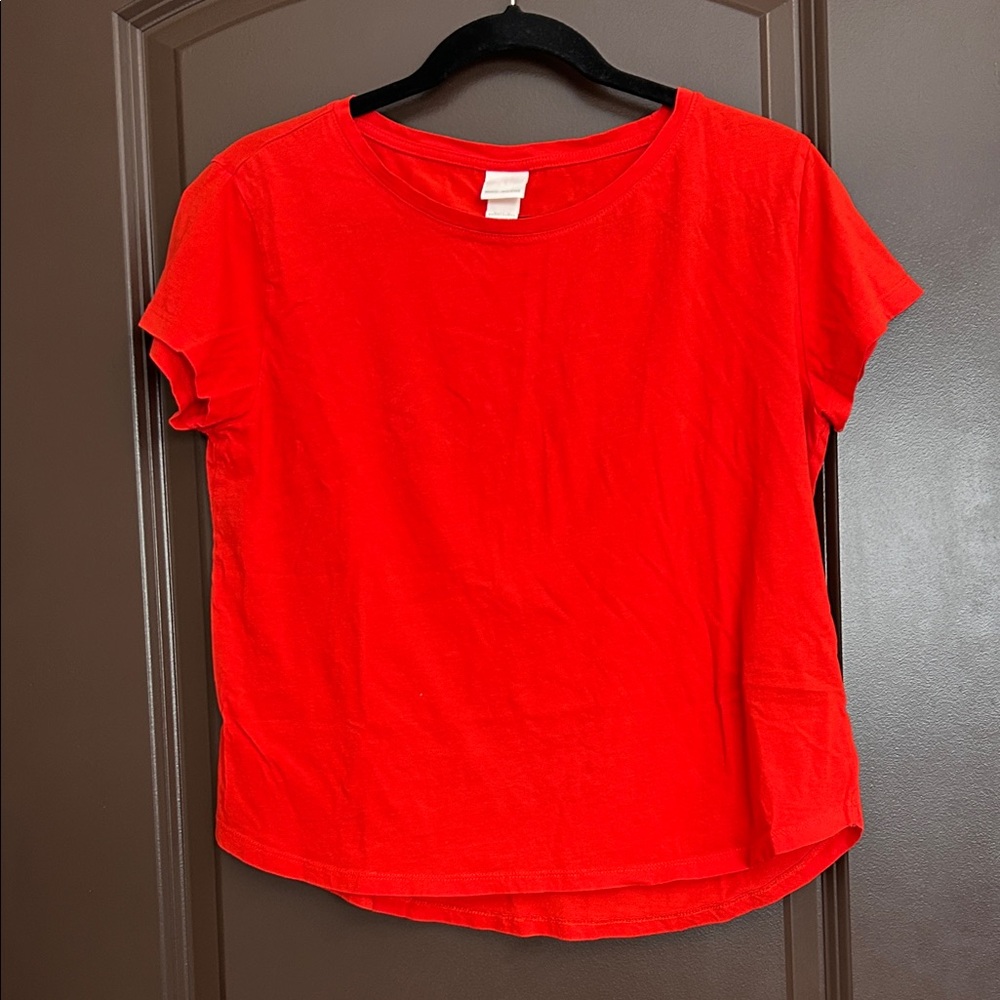 H&M Orange Boatneck Short Sleeve Tee. Rounded hemline. Medium